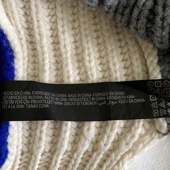 Zara Gray Cable Knit Sweater - Picture 13 of 14